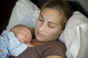 sleeping-mother-and-child-6582454